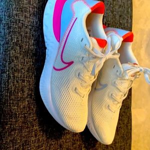 Nike Renew running shoes new without box 6.5 women